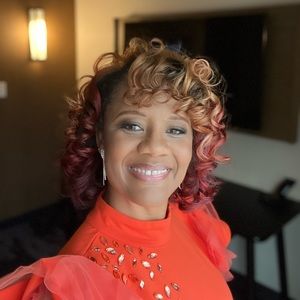 Meet your Posher, Dee